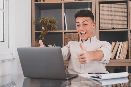 pc彩票 App 功能展示